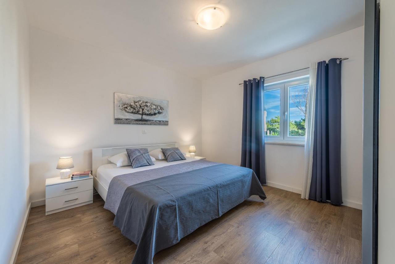 Holiday Home Bajlo Apartment With Three Bedrooms Zara Esterno foto