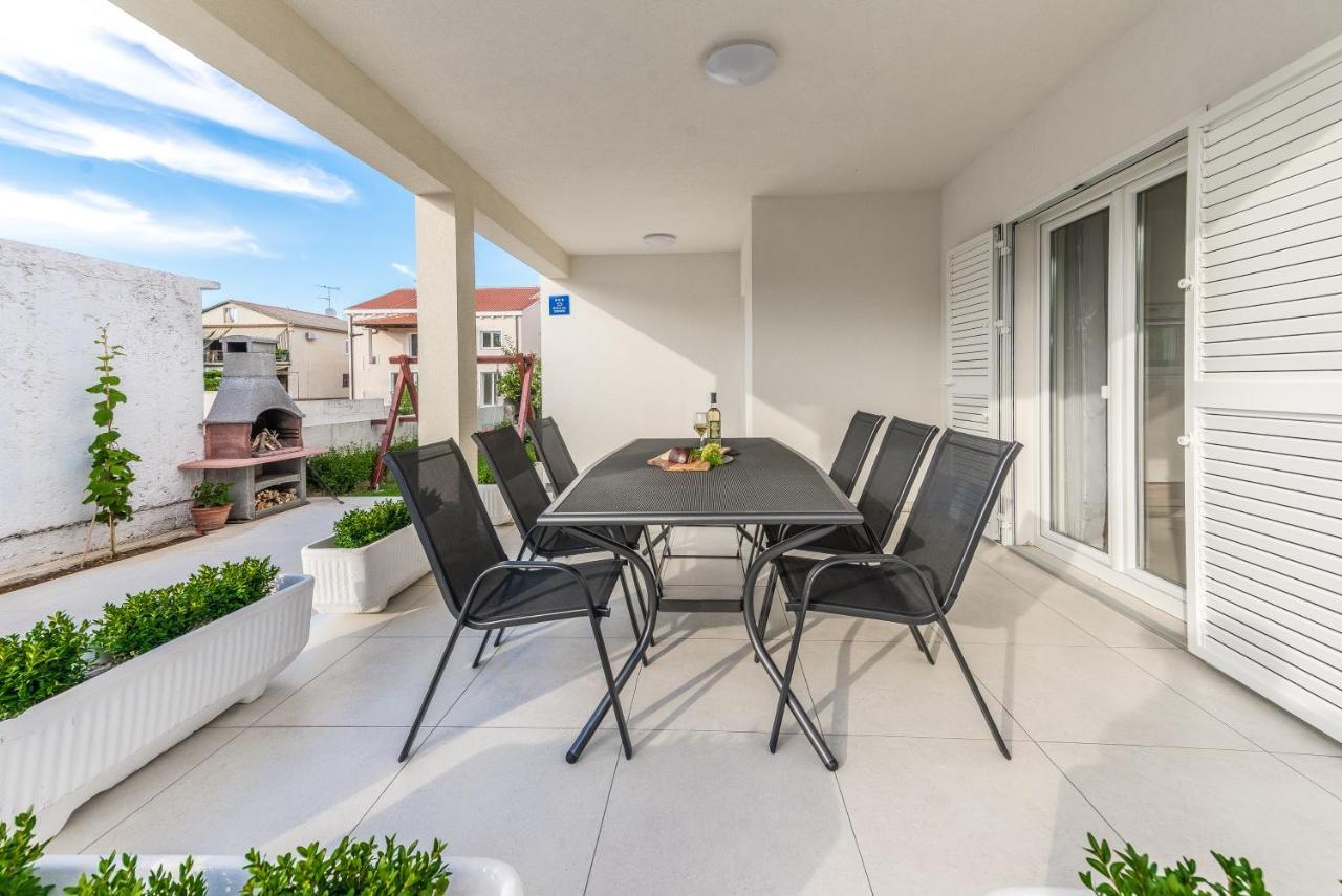 Holiday Home Bajlo Apartment With Three Bedrooms Zara Esterno foto