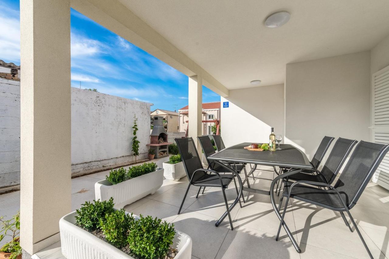 Holiday Home Bajlo Apartment With Three Bedrooms Zara Esterno foto