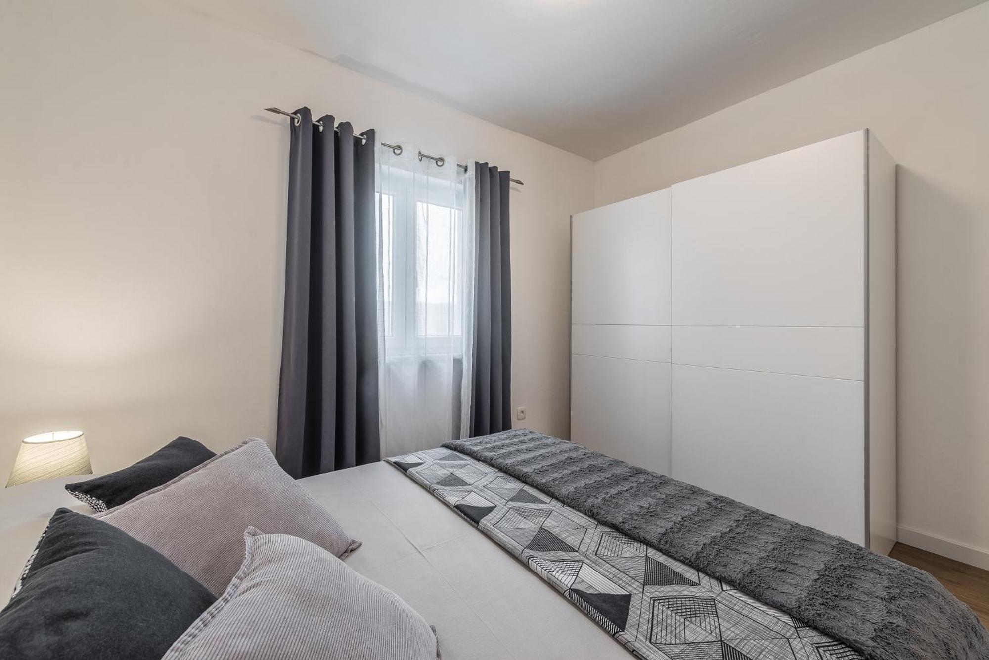 Holiday Home Bajlo Apartment With Three Bedrooms Zara Esterno foto