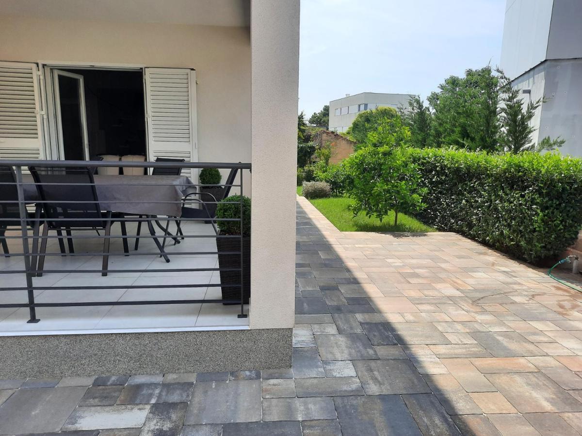Holiday Home Bajlo Apartment With Three Bedrooms Zara Esterno foto