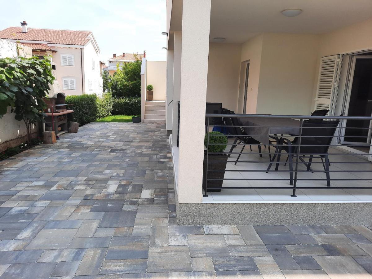 Holiday Home Bajlo Apartment With Three Bedrooms Zara Esterno foto